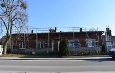 Wymiana pokrycia dachowego budynku komunalnego w Rybitwach (4)