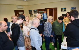 Przedszkolaki i seniorzy na wystawie w Pakości (5)