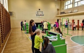 Nr 12 Dzieci uczestniczące w warsztatach z okazji pierwszego dnia wiosny