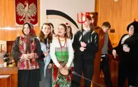 Koza zawitała do Urzędu  (12)