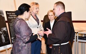 Uroczyste obchody 86. rocznicy Dnia Pamięci Ofiar Zbrodni Katyńskiej w Pakości (65)