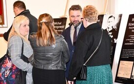 Uroczyste obchody 86. rocznicy Dnia Pamięci Ofiar Zbrodni Katyńskiej w Pakości (64)