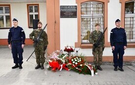 Uroczyste obchody 86. rocznicy Dnia Pamięci Ofiar Zbrodni Katyńskiej w Pakości (55)