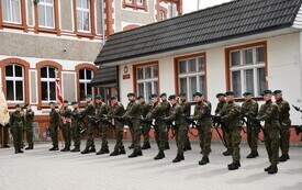 Uroczyste obchody 86. rocznicy Dnia Pamięci Ofiar Zbrodni Katyńskiej w Pakości (36)