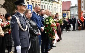 Uroczyste obchody 86. rocznicy Dnia Pamięci Ofiar Zbrodni Katyńskiej w Pakości (27)