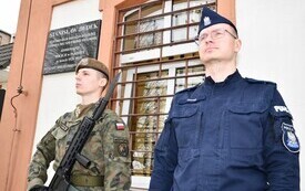 Uroczyste obchody 86. rocznicy Dnia Pamięci Ofiar Zbrodni Katyńskiej w Pakości (4)