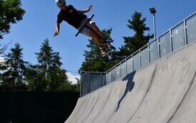 Hulajnogowe szaleństwo opanowało skatepark w Pakości (18)