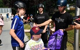 Hulajnogowe szaleństwo opanowało skatepark w Pakości (5)