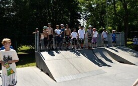 Hulajnogowe szaleństwo opanowało skatepark w Pakości (1)