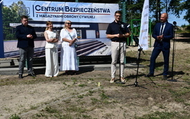 Symboliczne wbicie łopat i otwarcie żłobka (13)