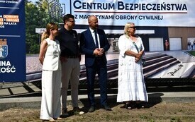 Symboliczne wbicie łopat i otwarcie żłobka (4)