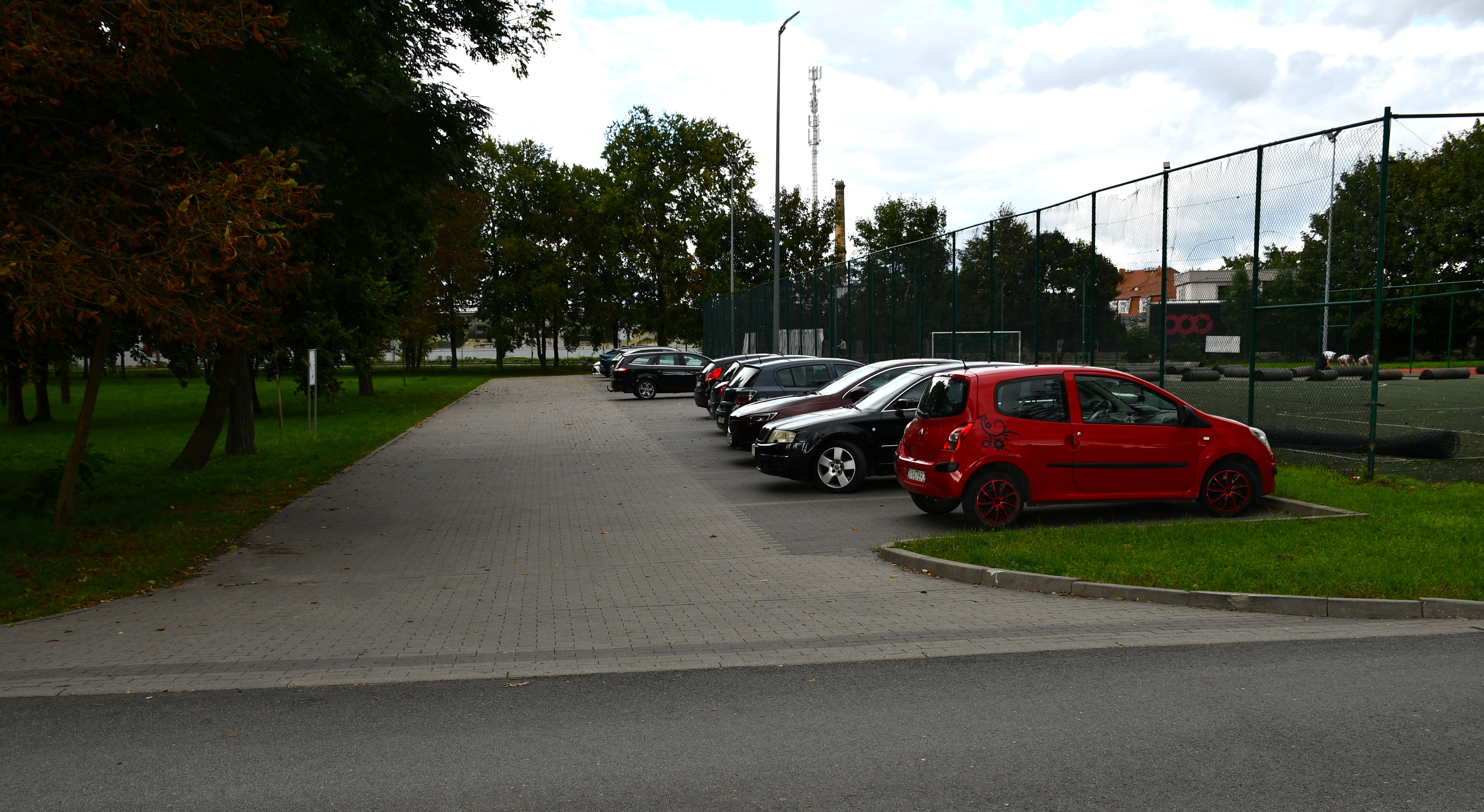 Parking przy Orliku 