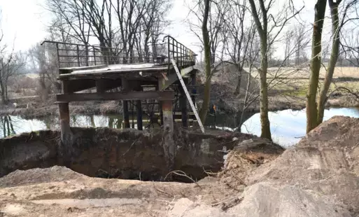 Zdjęcie do Rozpoczęliśmy remont mostu w Dziarnowie